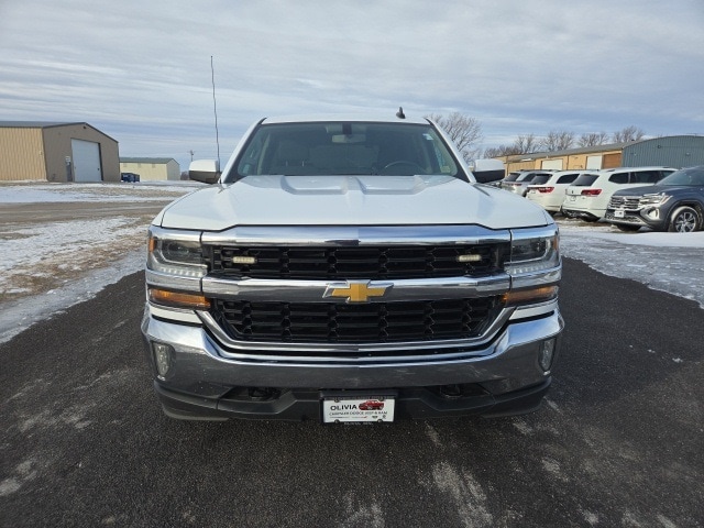 Used 2018 Chevrolet Silverado 1500 LT with VIN 3GCUKREC7JG572537 for sale in Olivia, Minnesota