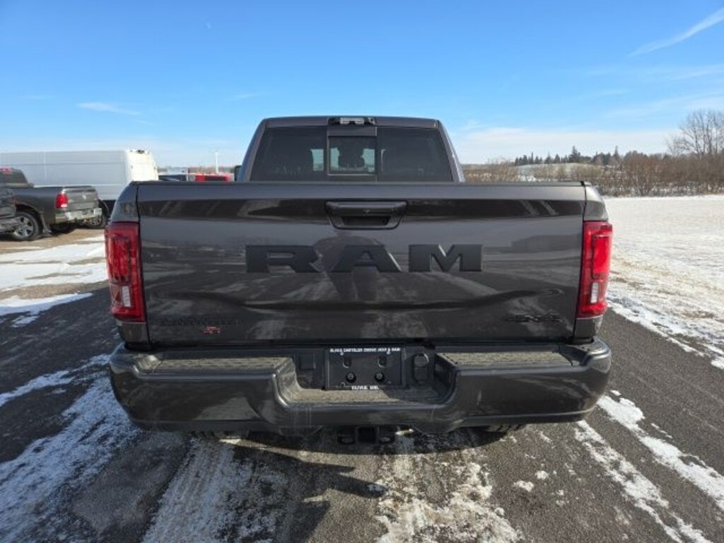 New 2025 Ram 2500 LARAMIE CREW CAB 4X4 6'4 BOX Pickup