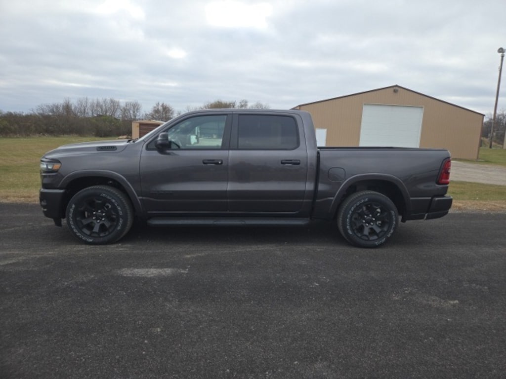 New 2026 Ram 1500 BIG HORN CREW CAB 4X4 5'7 BOX Pickup