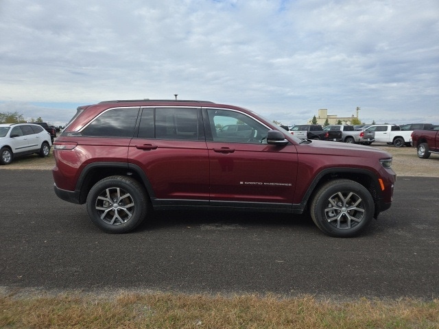 2025 Jeep Grand Cherokee Limited's photo