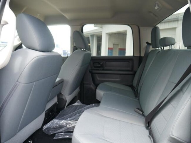 2018 Ram 1500 Express Crew Cab 4x4 5 7 Box For In Olivia Mn
