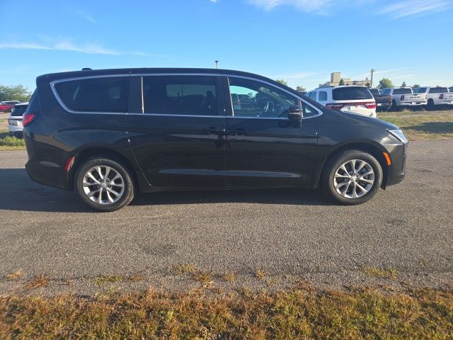 2027 Chrysler Pacifica