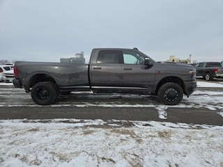 2025 Ram 3500 LARAMIE CREW CAB 4X4 8' BOX Pickup