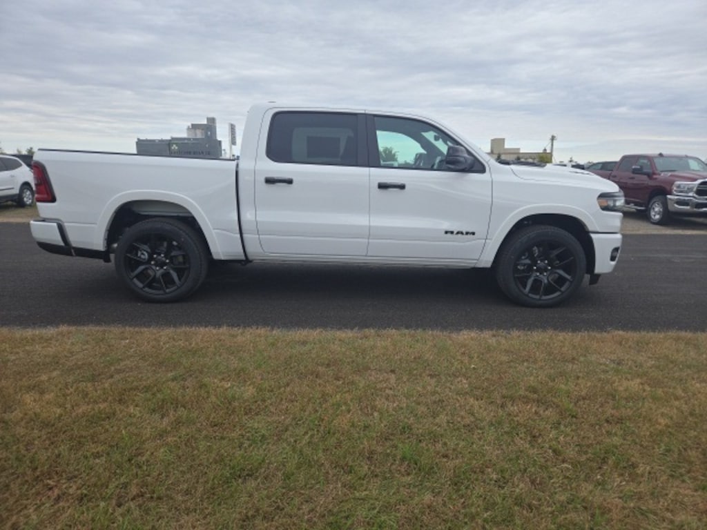 New 2026 Ram 1500 LARAMIE CREW CAB 4X4 5'7 BOX Pickup