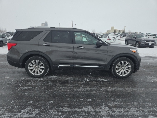 2020 Ford Explorer Limited's photo