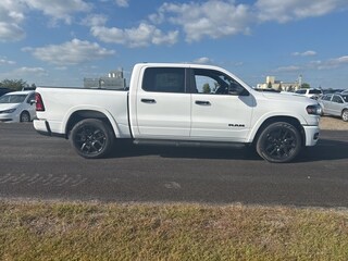 2026 Ram 1500 LARAMIE CREW CAB 4X4 5'7 BOX Pickup