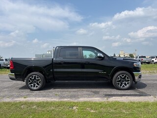 2026 Ram 1500 LARAMIE CREW CAB 4X4 5'7 BOX Pickup