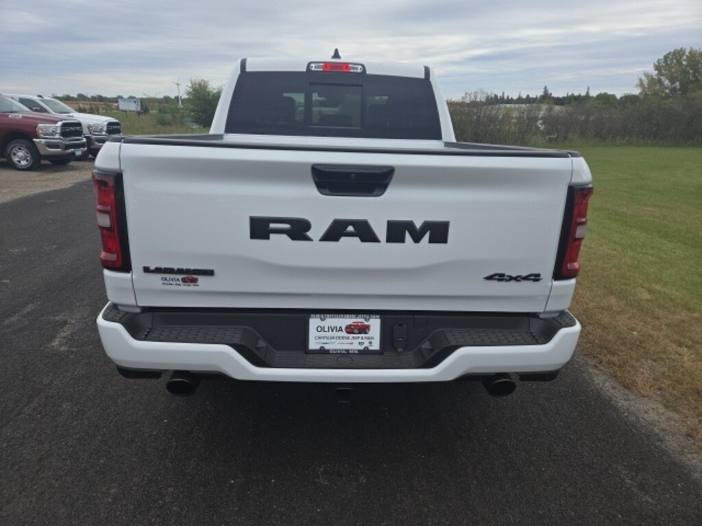 New 2026 Ram 1500 LARAMIE CREW CAB 4X4 5'7 BOX Pickup