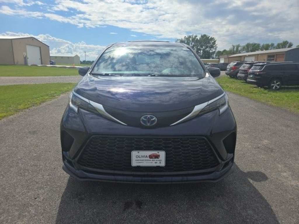 Used 2022 Toyota Sienna XSE 7 Passenger Van Passenger Van