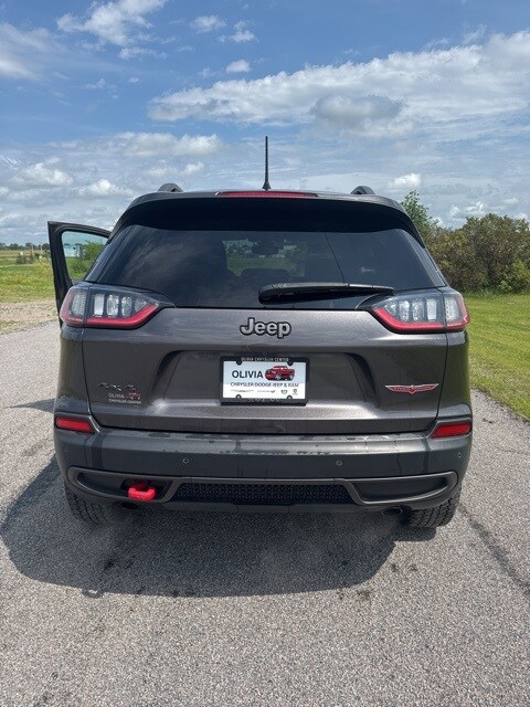 Used 2019 Jeep Cherokee Trailhawk Elite with VIN 1C4PJMBN5KD130959 for sale in Olivia, Minnesota