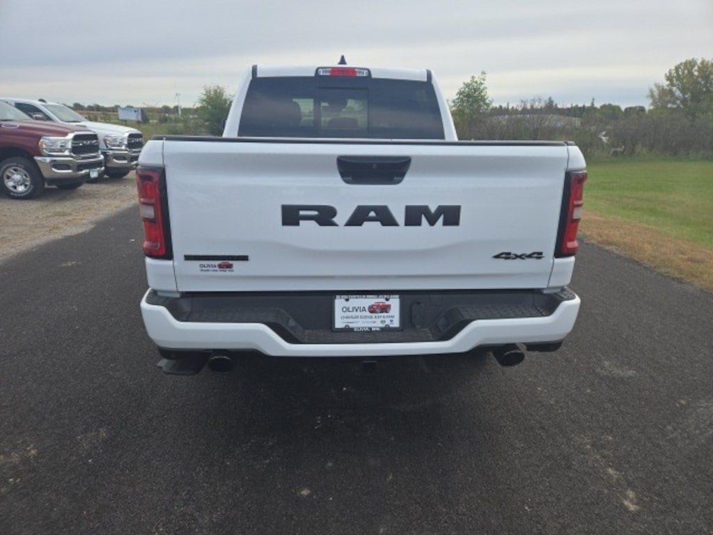 New 2026 Ram 1500 BIG HORN CREW CAB 4X4 5'7 BOX Pickup