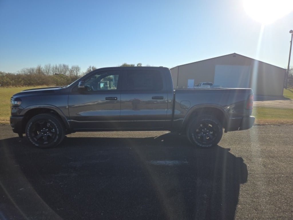 New 2026 Ram 1500 BIG HORN CREW CAB 4X4 5'7 BOX Pickup