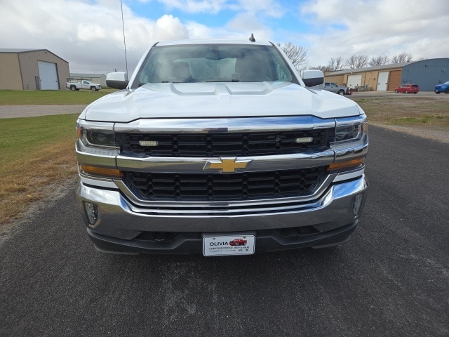 Used 2018 Chevrolet Silverado 1500 LT with VIN 3GCUKREC9JG602816 for sale in Olivia, Minnesota