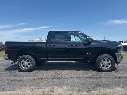 2025 Ram 2500 BIG HORN CREW CAB 4X4 6'4 BOX Pickup