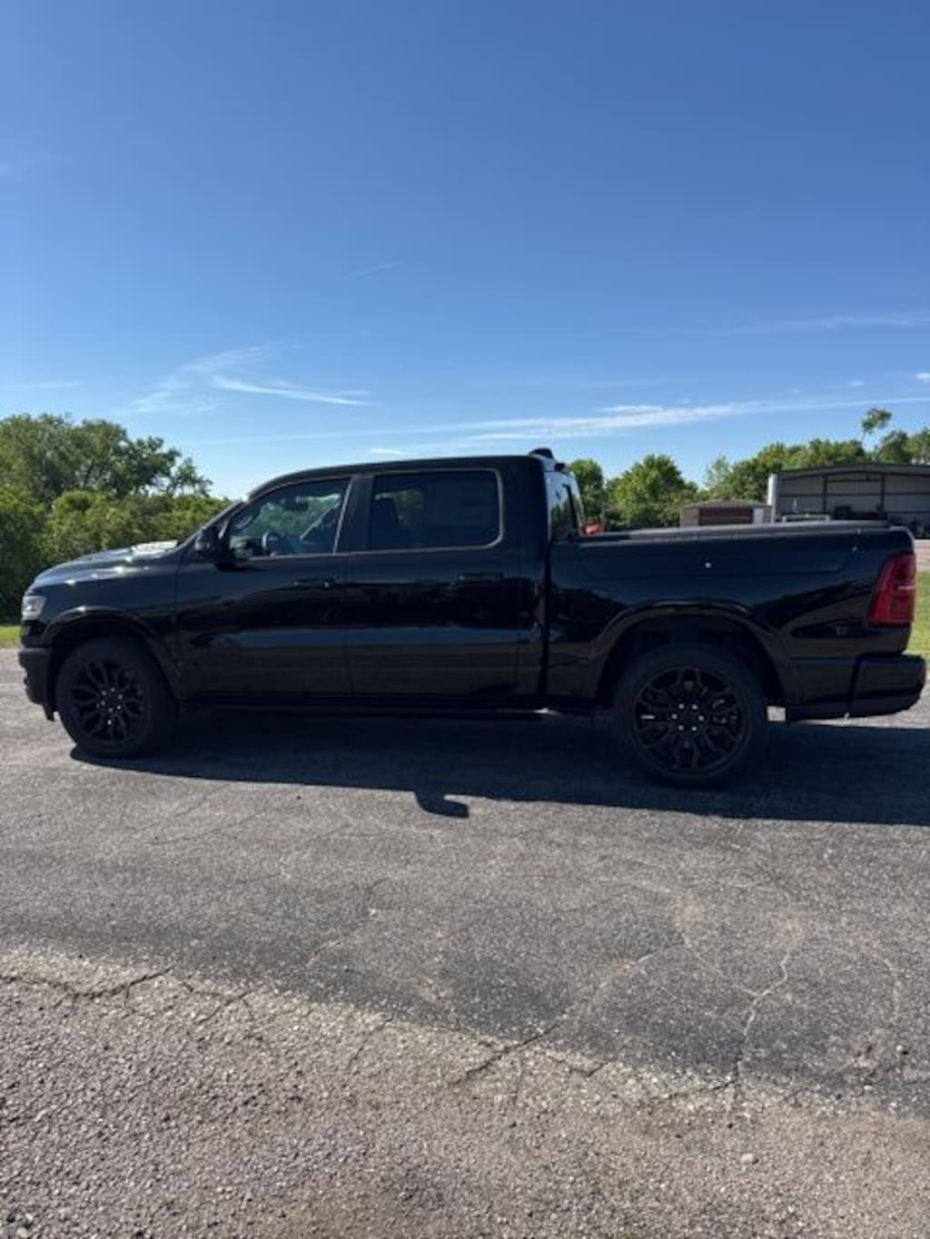 New 2025 Ram 1500 LIMITED CREW CAB 4X4 5'7 BOX Pickup