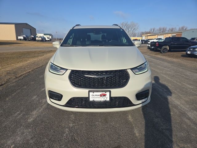 Used 2021 Chrysler Pacifica Touring L with VIN 2C4RC3BG5MR511256 for sale in Olivia, Minnesota