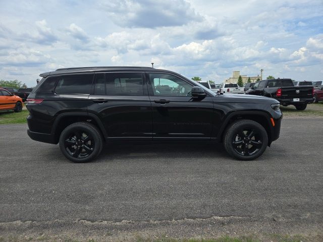 2026 Jeep Grand Cherokee L Limited 4x4's photo