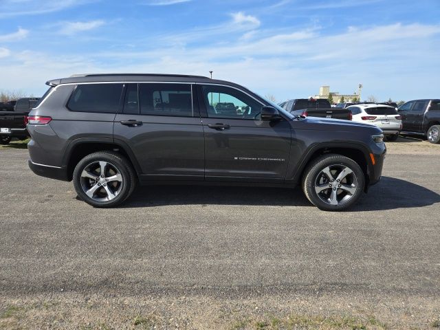 2026 Jeep Grand Cherokee L Limited 4x4's photo
