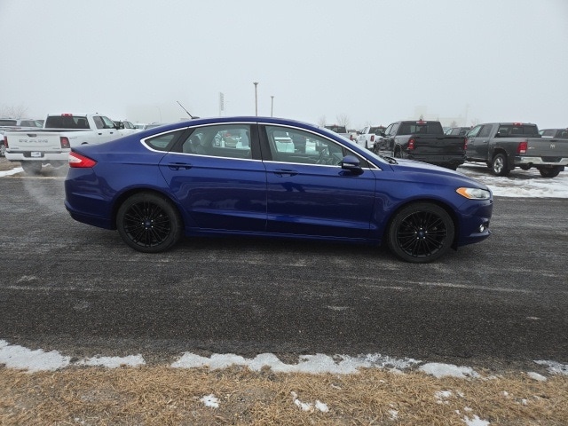 2016 Ford Fusion SE's photo