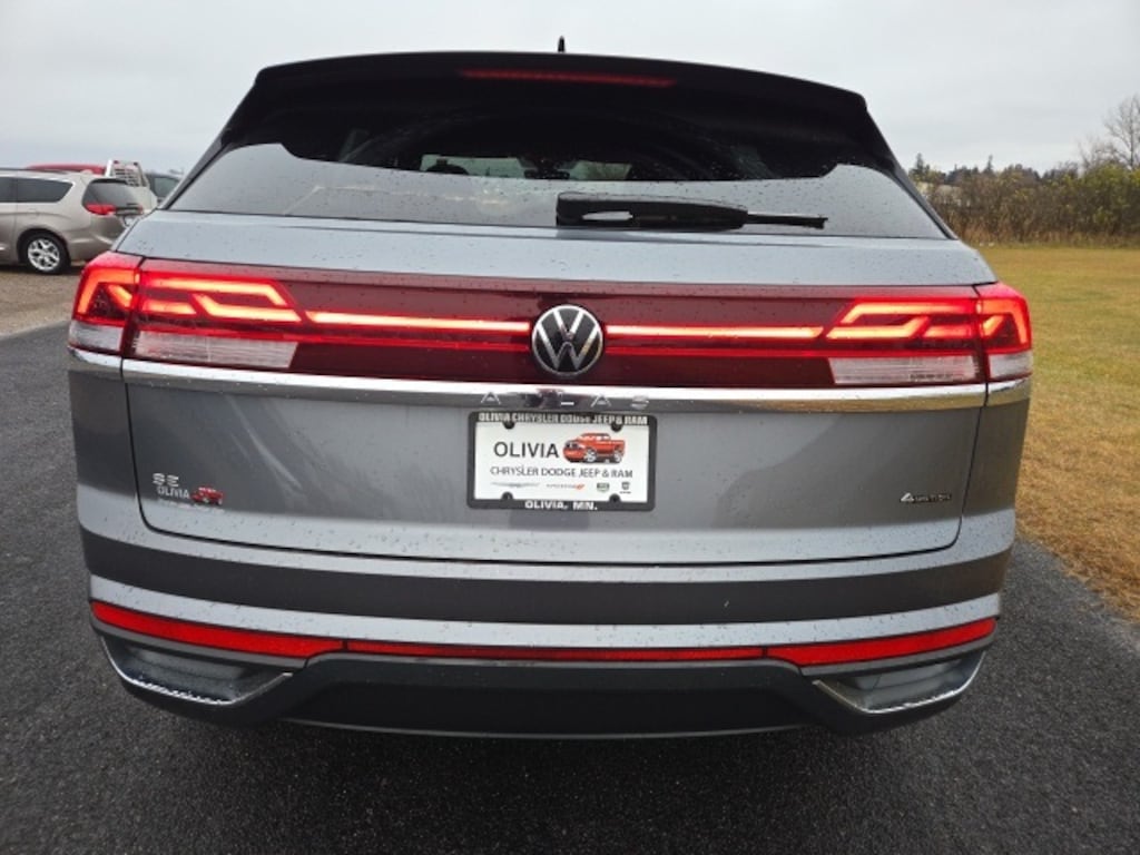 Used 2024 Volkswagen Atlas Cross Sport 2.0T SE SUV