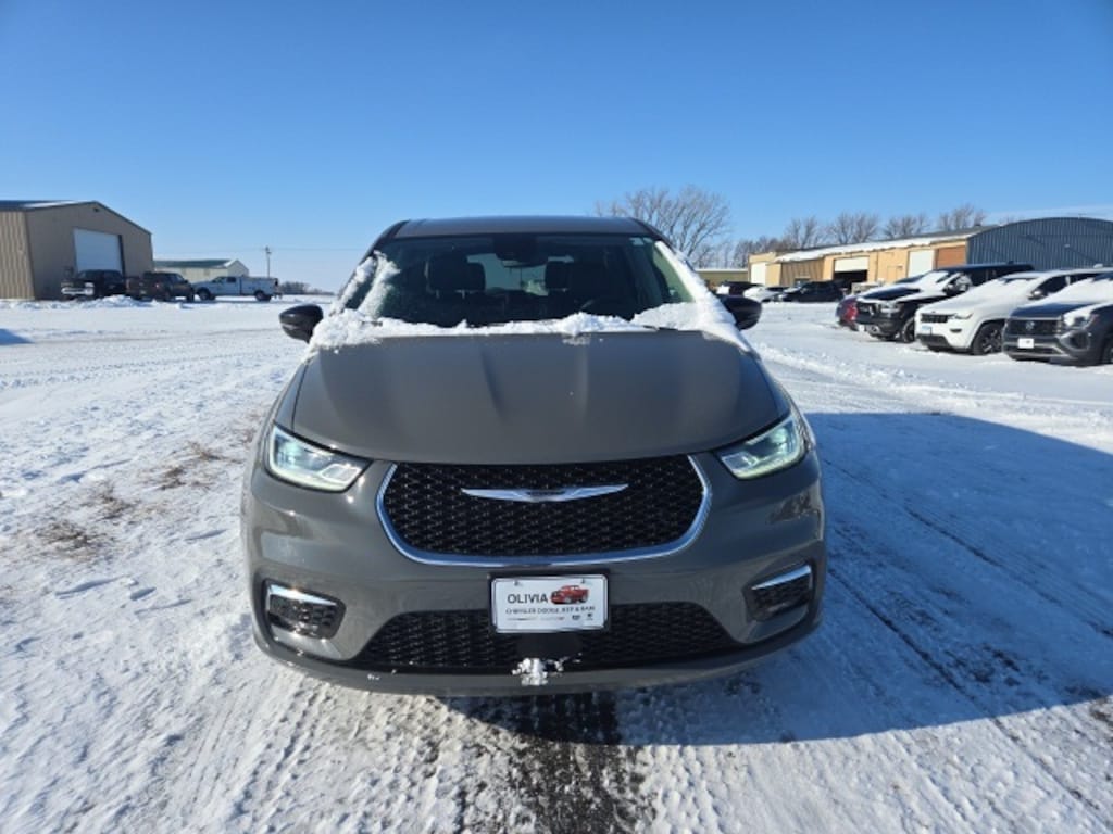 Used 2024 Chrysler Pacifica Touring L Van Passenger Van