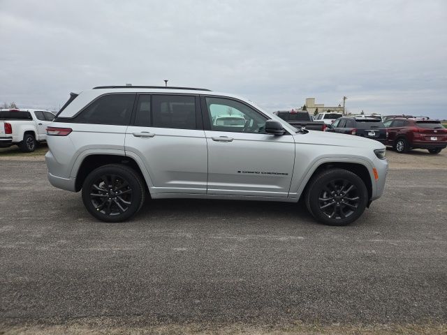 2026 Jeep Grand Cherokee Limited Reserve 4x4's photo