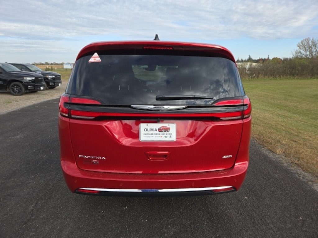 New 2026 Chrysler Pacifica SELECT AWD Passenger Van