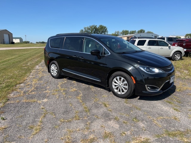 Used 2017 Chrysler Pacifica Touring-L with VIN 2C4RC1BG2HR542846 for sale in Olivia, Minnesota