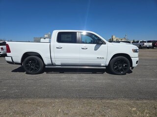 2026 Ram 1500 LARAMIE CREW CAB 4X4 5'7 BOX Pickup