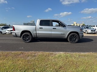 2025 Ram 1500 LARAMIE CREW CAB 4X4 5'7 BOX Pickup
