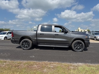 2026 Ram 1500 LARAMIE CREW CAB 4X4 5'7 BOX Pickup