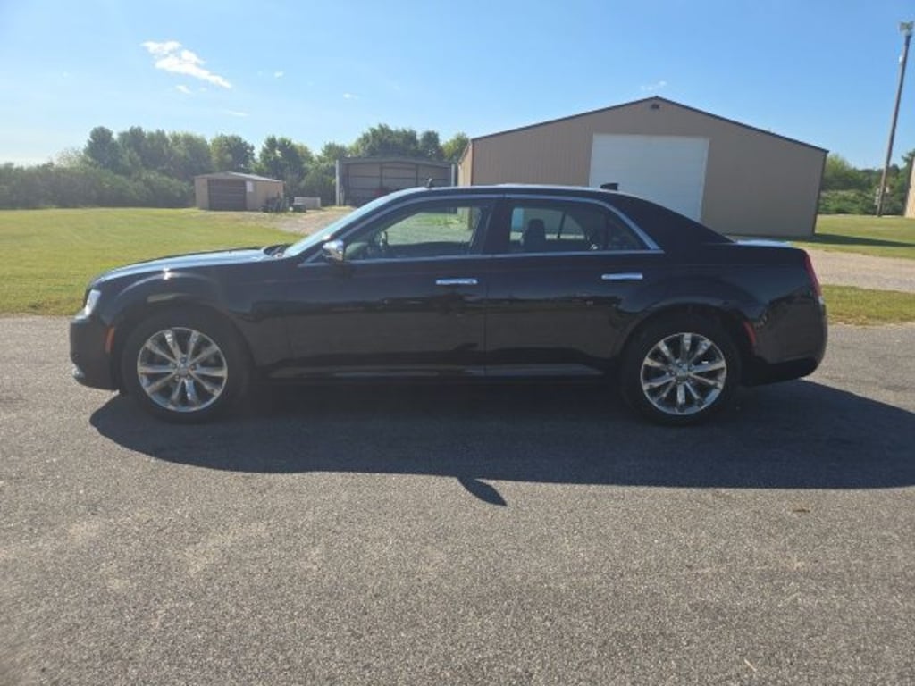 Used 2017 Chrysler 300C Base Sedan