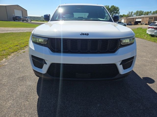 Used 2024 Jeep Grand Cherokee Altitude with VIN 1C4RJHAG2RC258773 for sale in Olivia, Minnesota