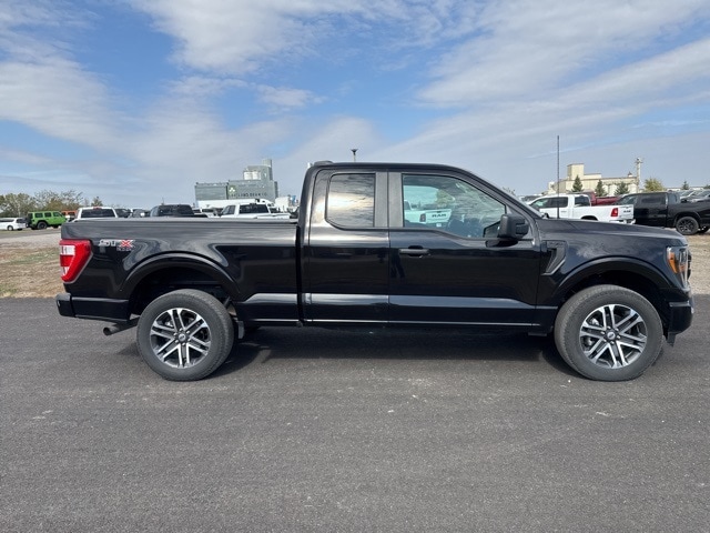 2023 Ford F-150 XL's photo