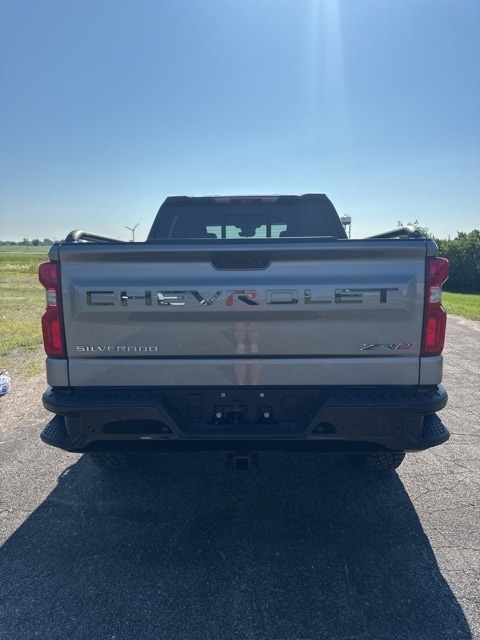 Used 2024 Chevrolet Silverado 1500 ZR2 with VIN 3GCUDHE87RG246846 for sale in Olivia, Minnesota