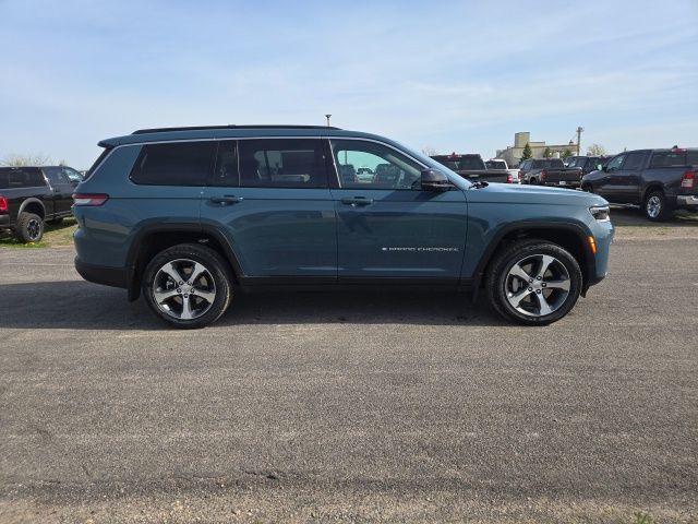 2026 Jeep Grand Cherokee L Limited 4x4's photo