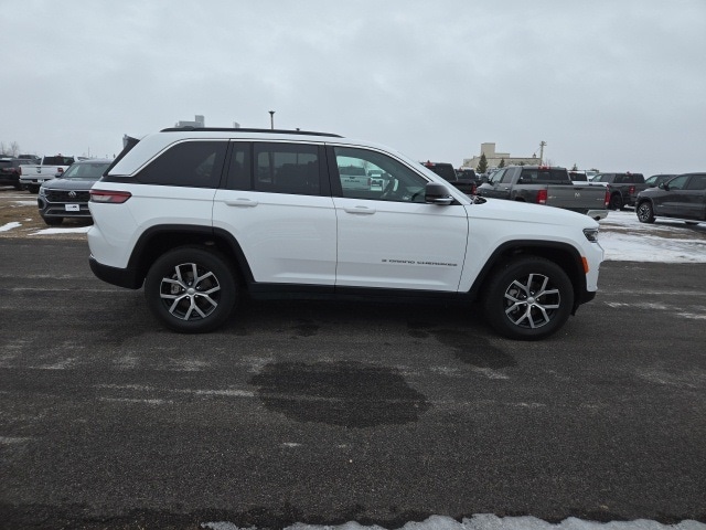 2025 Jeep Grand Cherokee Limited's photo