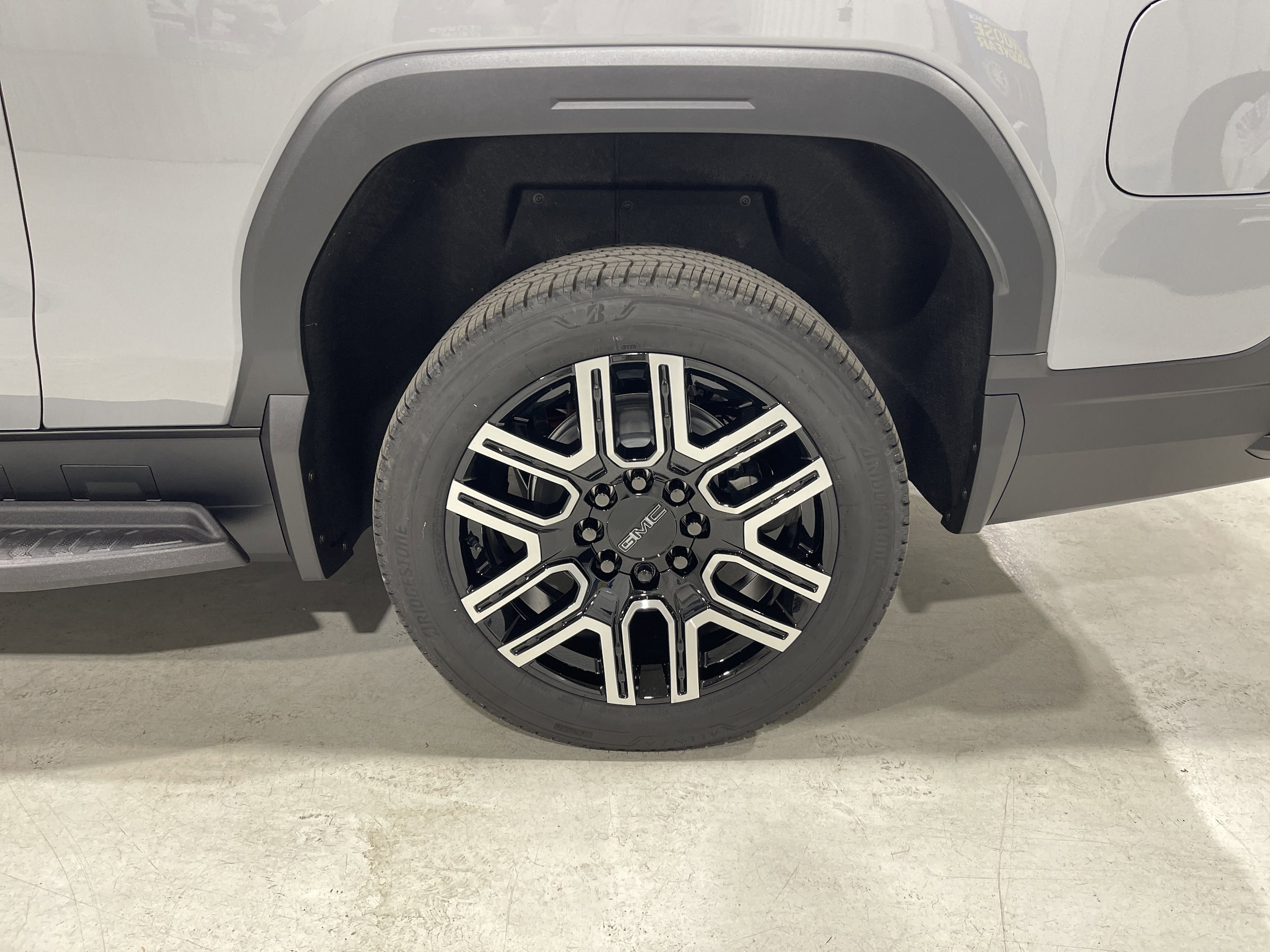 2026 GMC Sierra EV Elevation - Photo 10