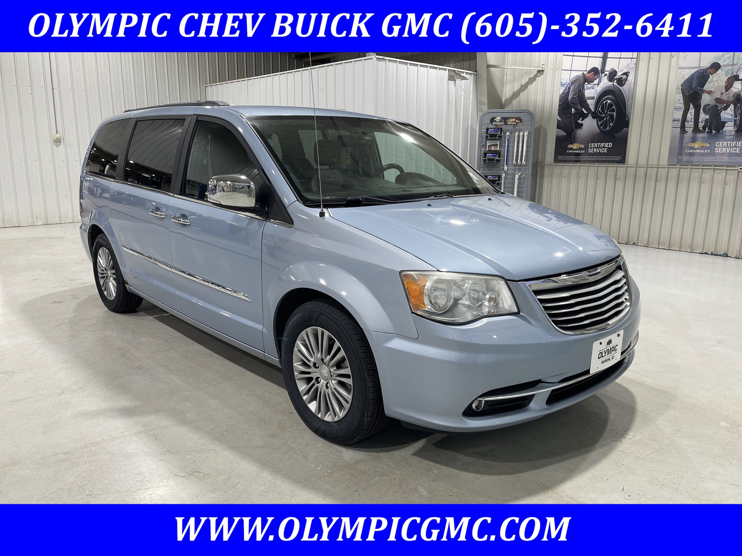 2013 Chrysler Town & Country Touring-L