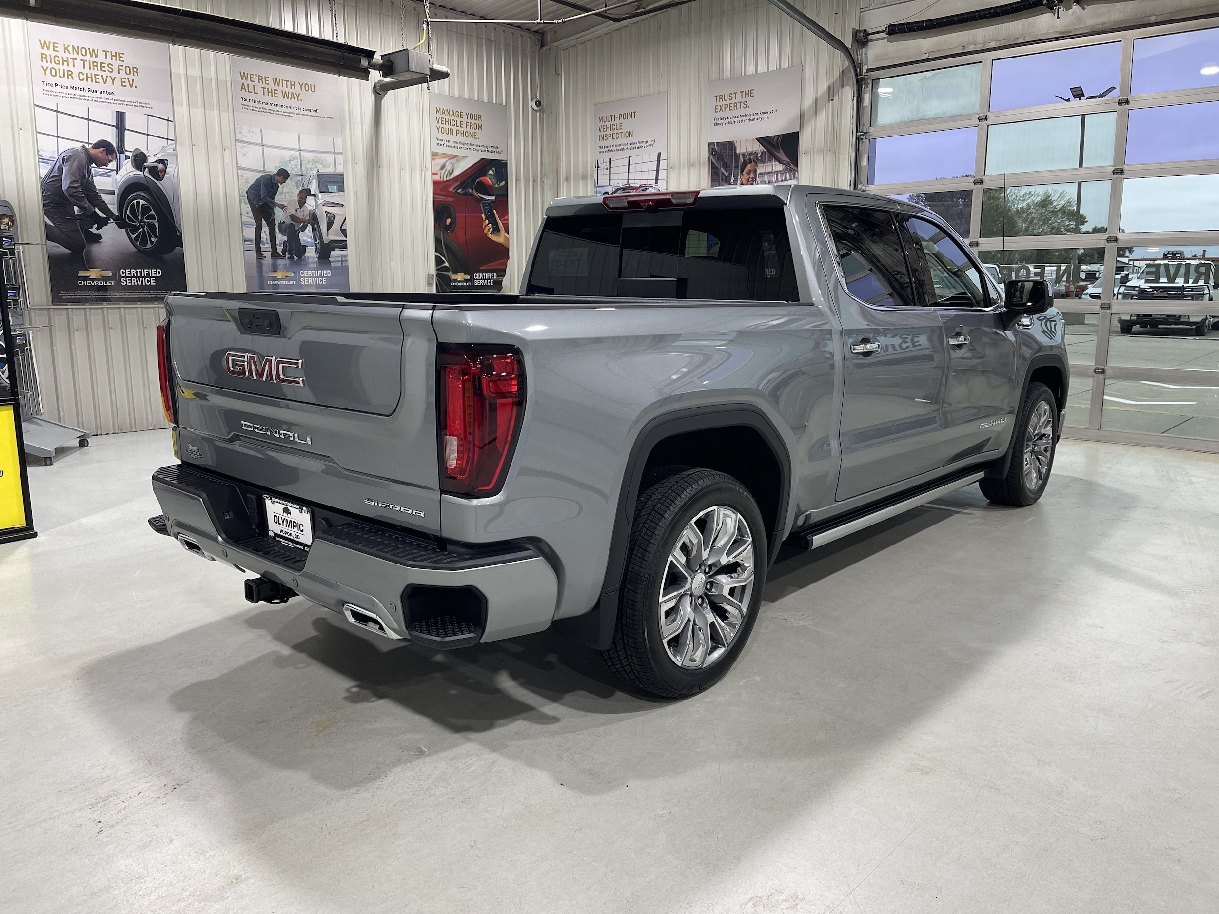 2026 GMC Sierra 1500 Denali - Photo 8