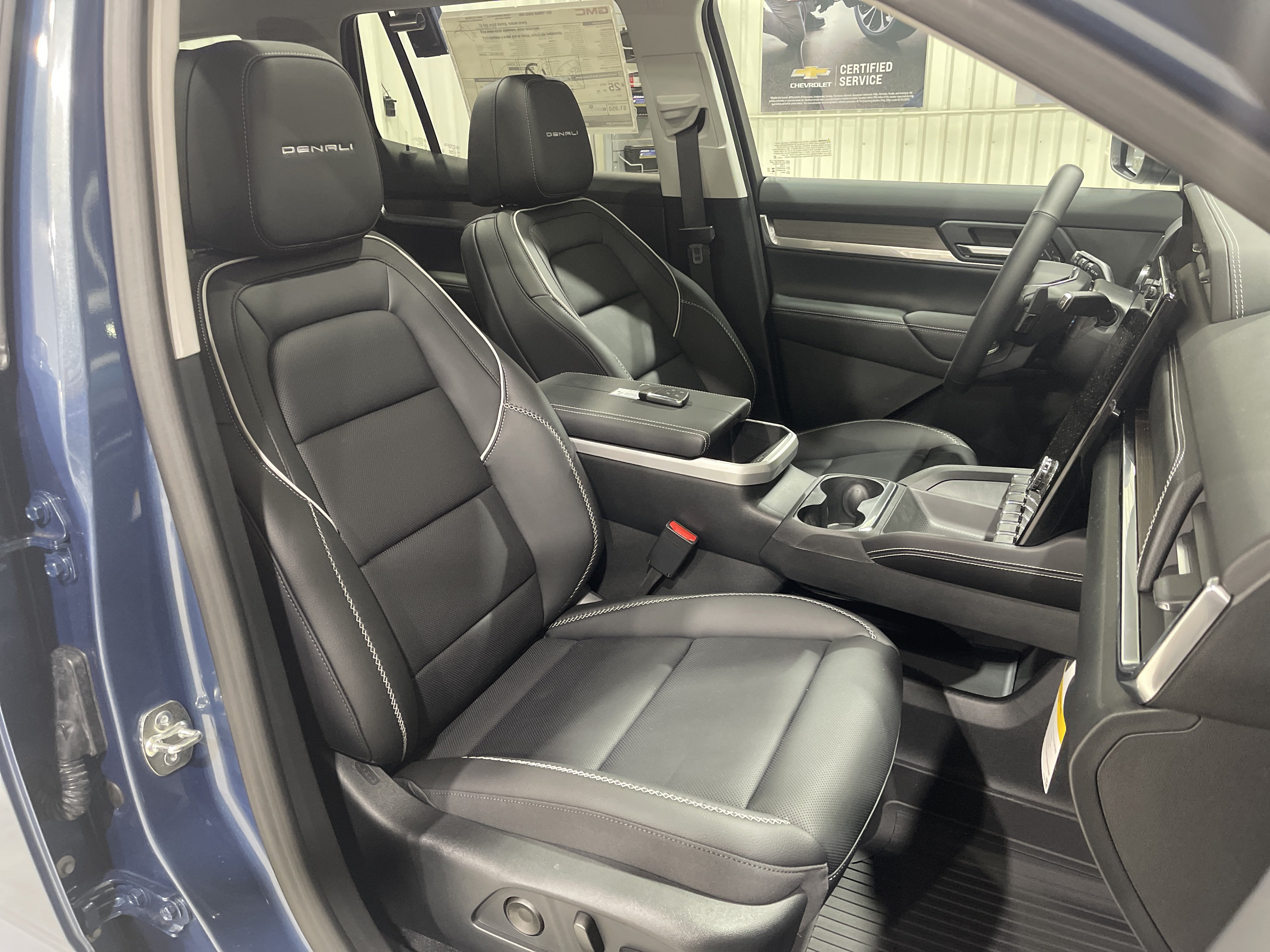 2027 GMC Terrain Denali - Photo 18