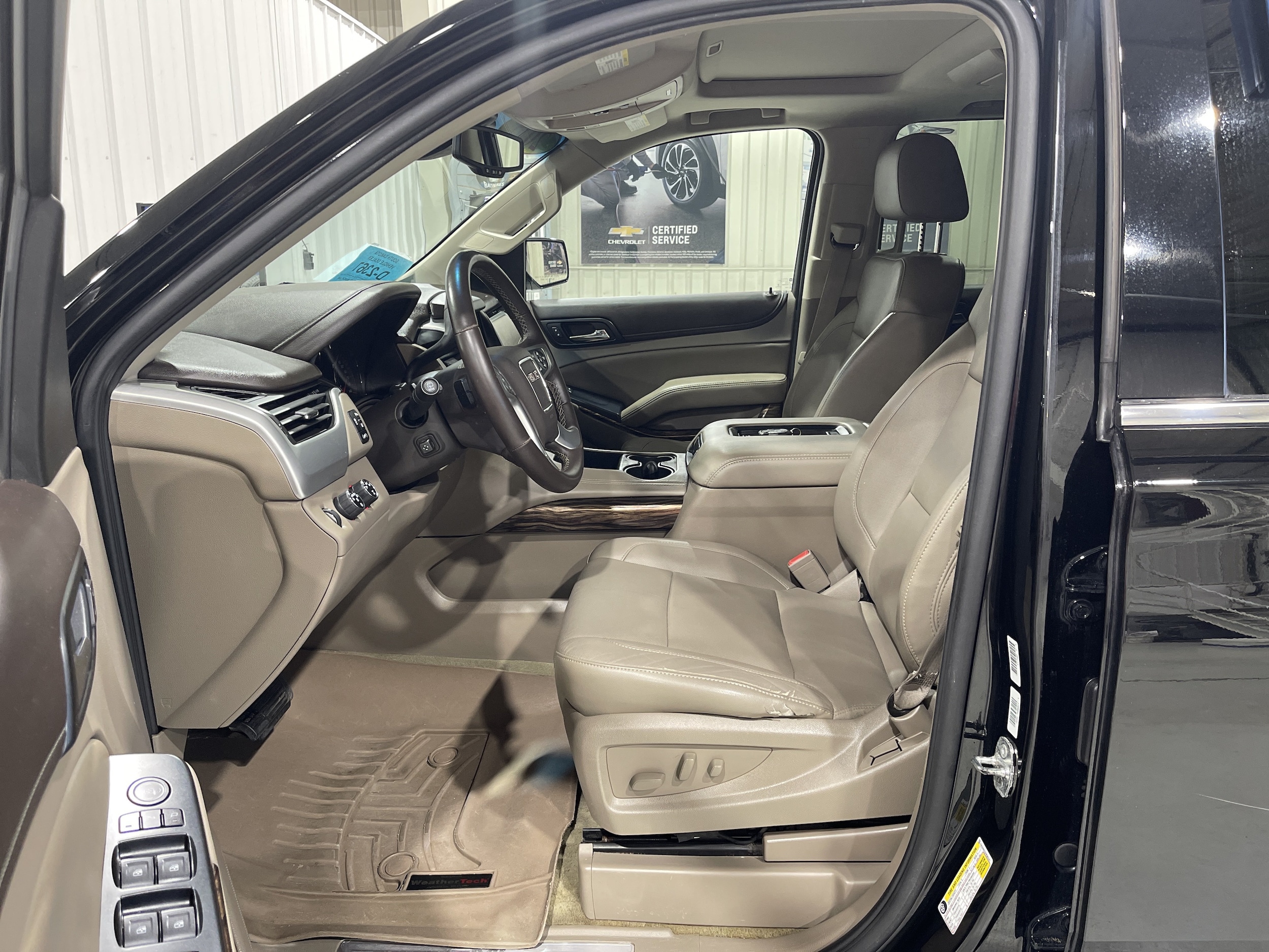 Used 2015 GMC Yukon XL SLT with VIN 1GKS2HKC5FR502441 for sale in Huron, SD