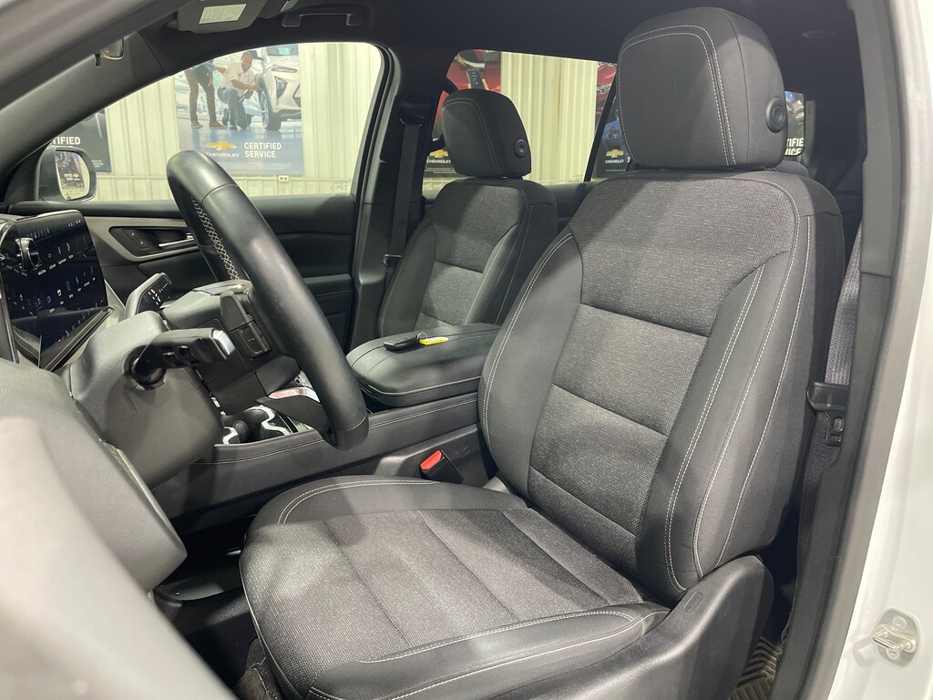 Used 2024 Chevrolet Traverse LT SUV