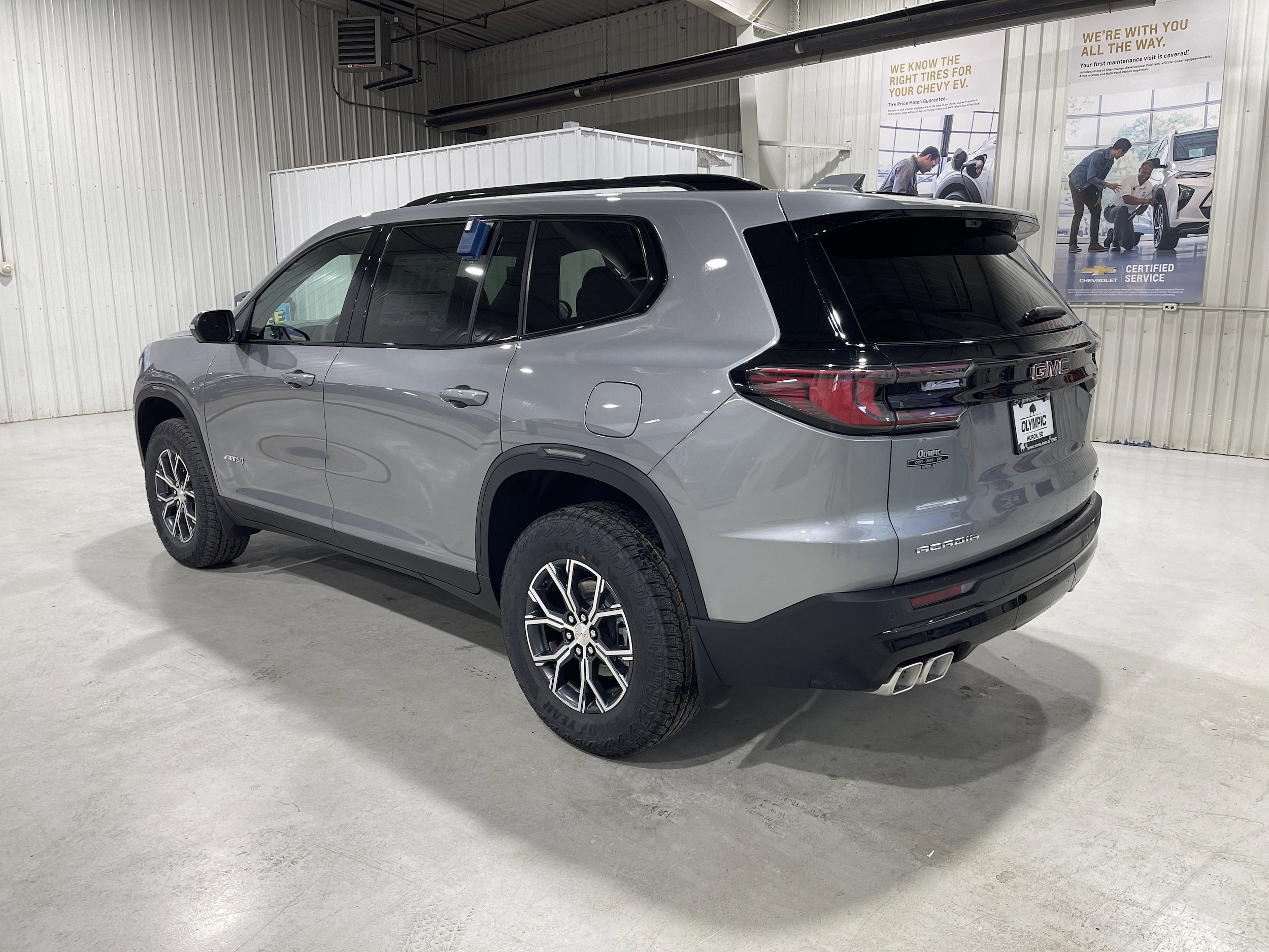 2026 GMC Acadia AT4 - Photo 6