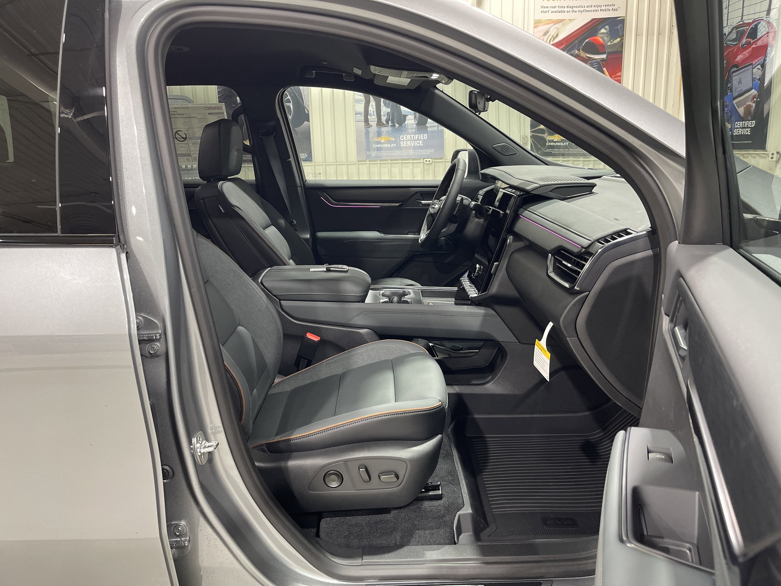 2026 GMC Acadia AT4 - Photo 18