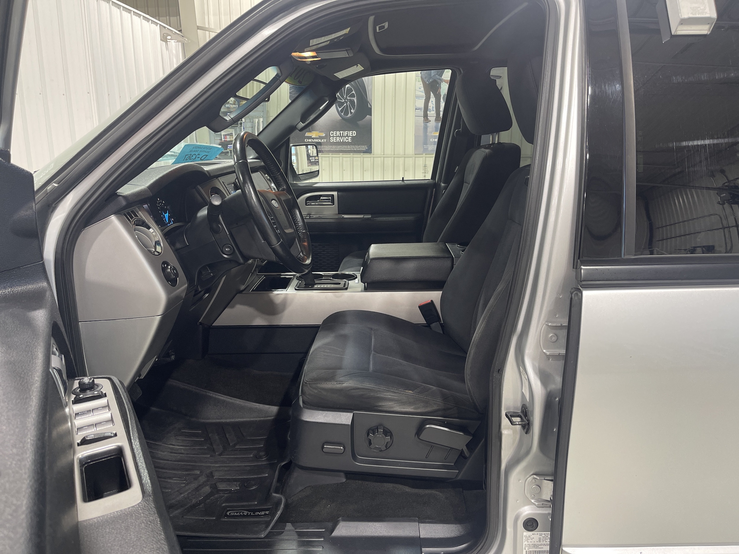 Used 2017 Ford Expedition XLT with VIN 1FMJU1JT5HEA56291 for sale in Huron, SD