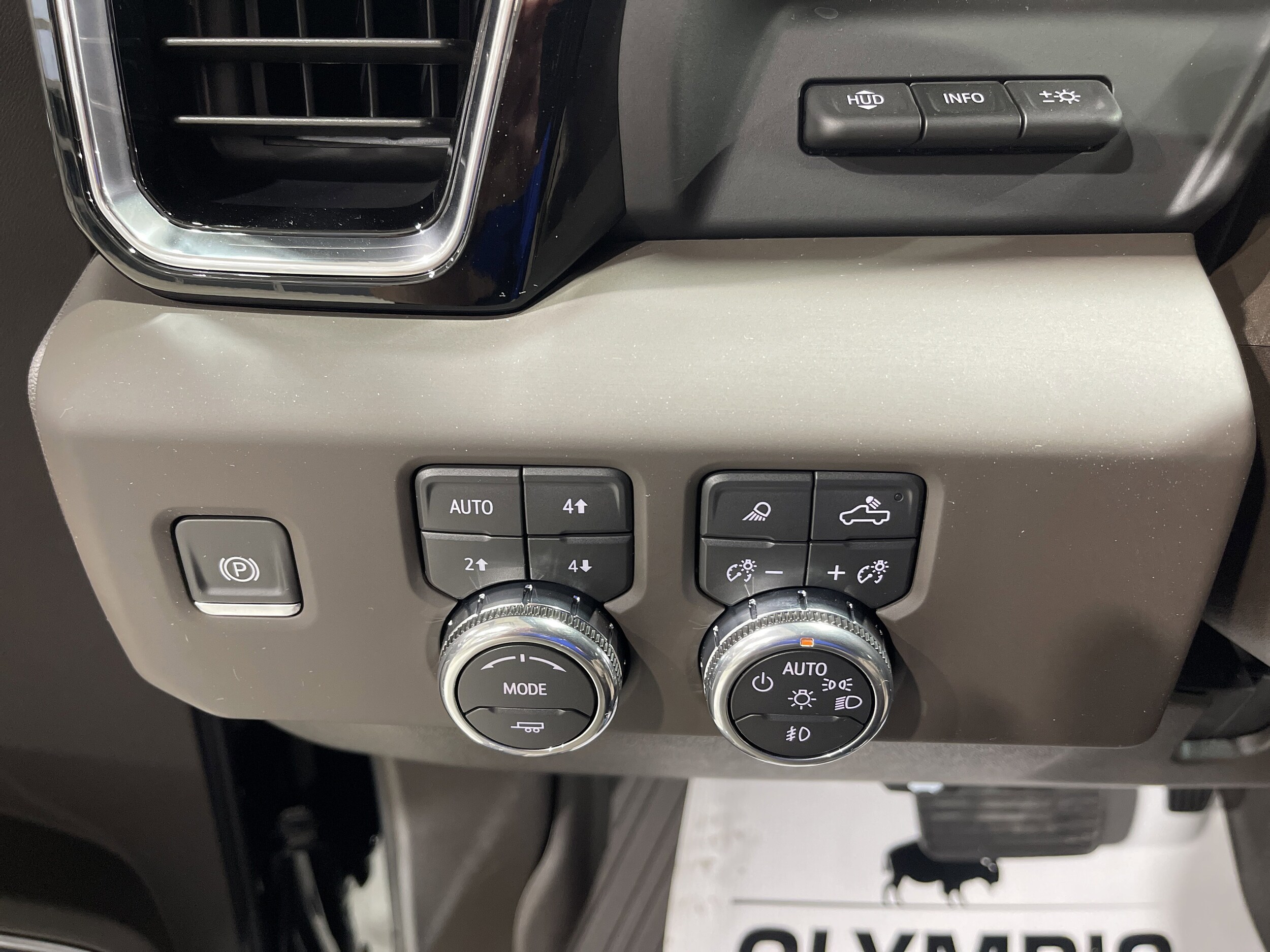 2026 GMC Sierra 3500HD Denali - Photo 34