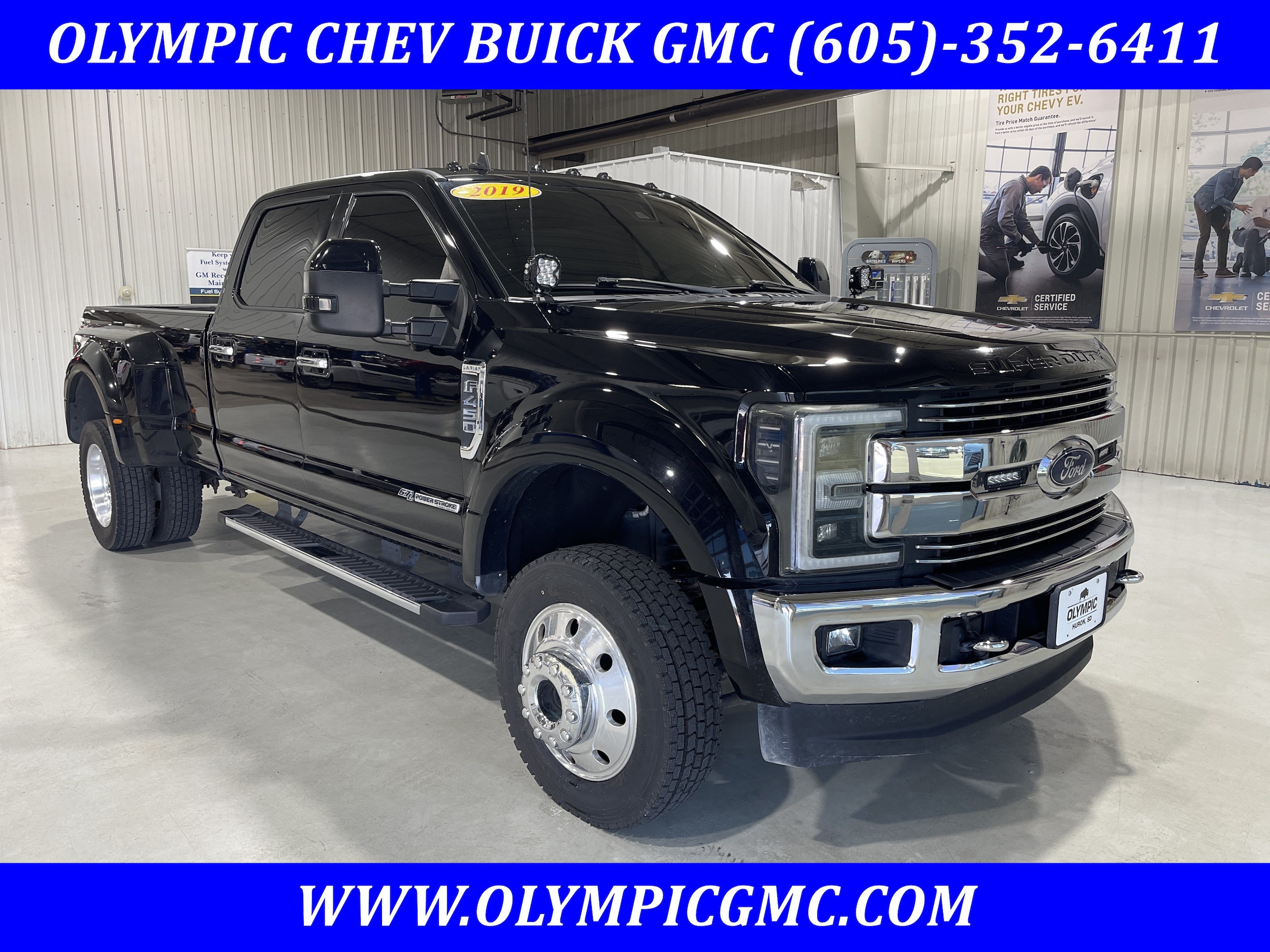 2019 Ford F-450 Lariat 4x4 Crew Cab 8' Box DRW's photo