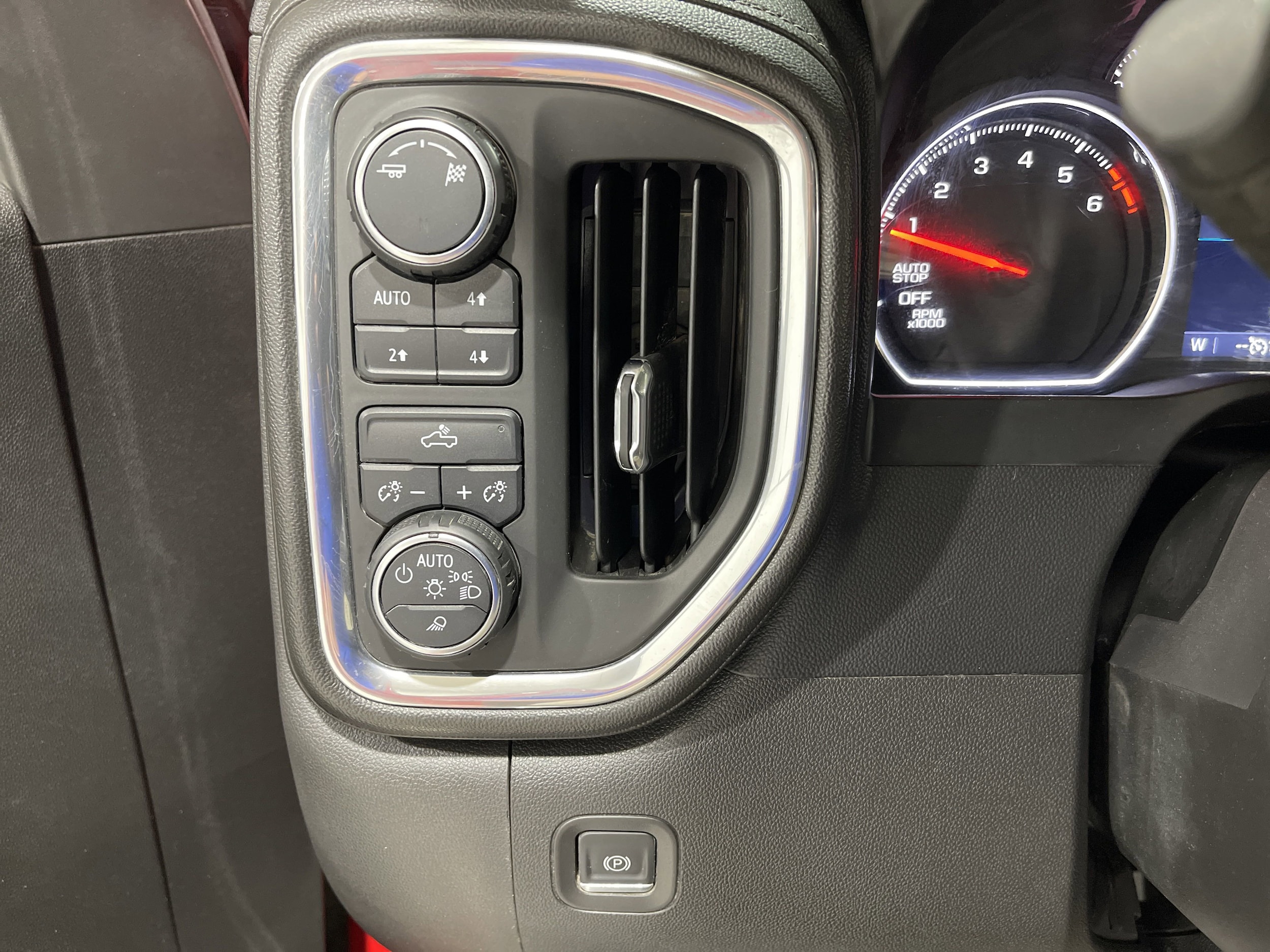 2019 Chevrolet Silverado 1500 LT - Photo 30