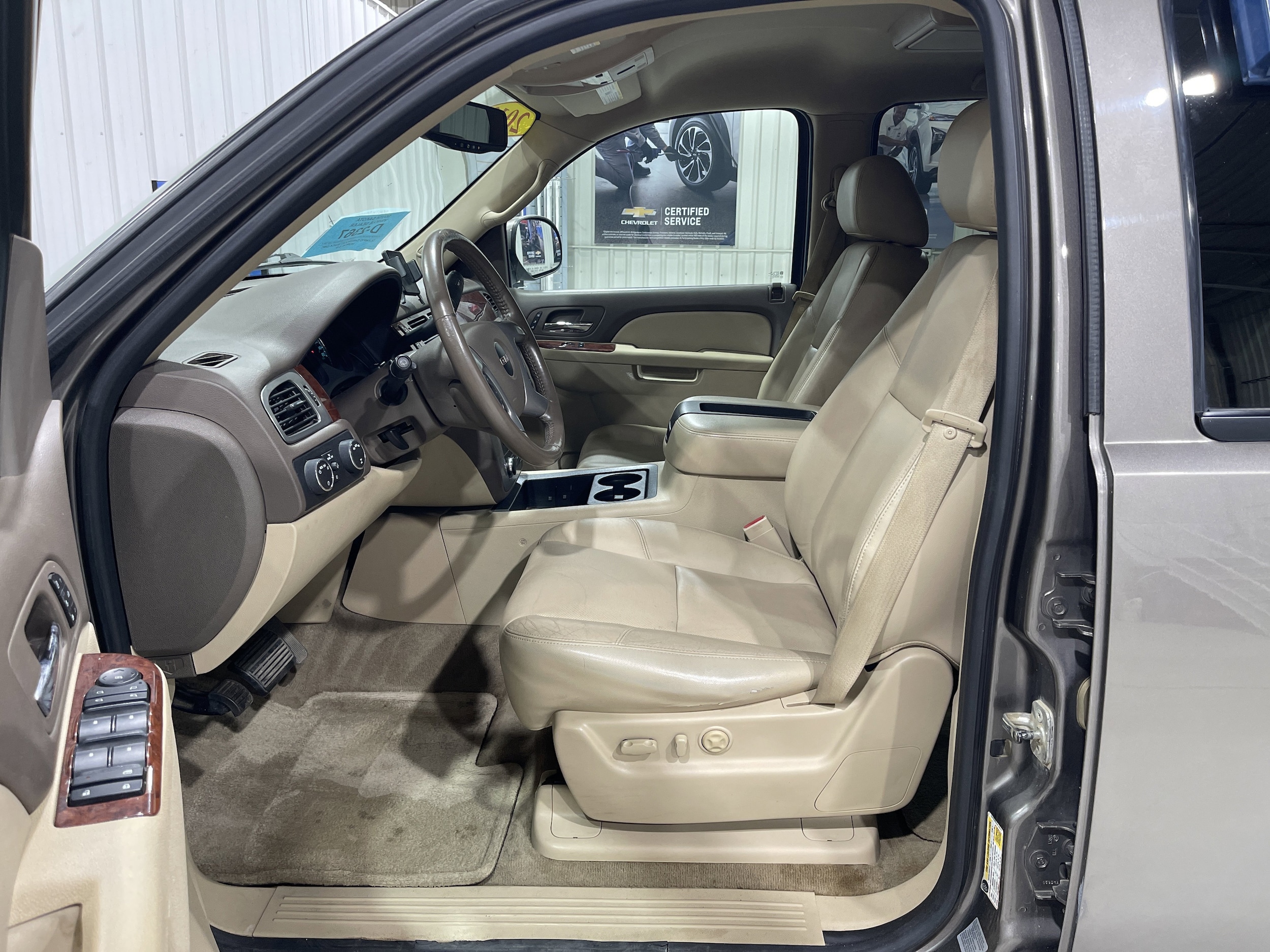 Used 2012 GMC Yukon SLT with VIN 1GKS2CE03CR142070 for sale in Huron, SD